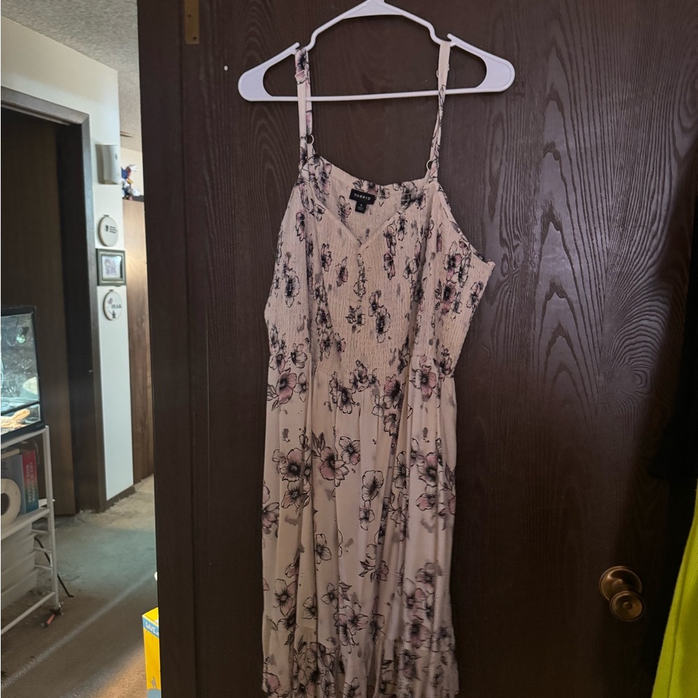 Torrid Floral Dress in White and Pink 4X